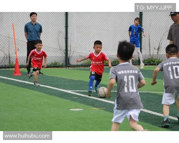 班级小足球明星的成长故事与精彩瞬间分享 班级小足球明星的成长故事与精彩瞬间分享