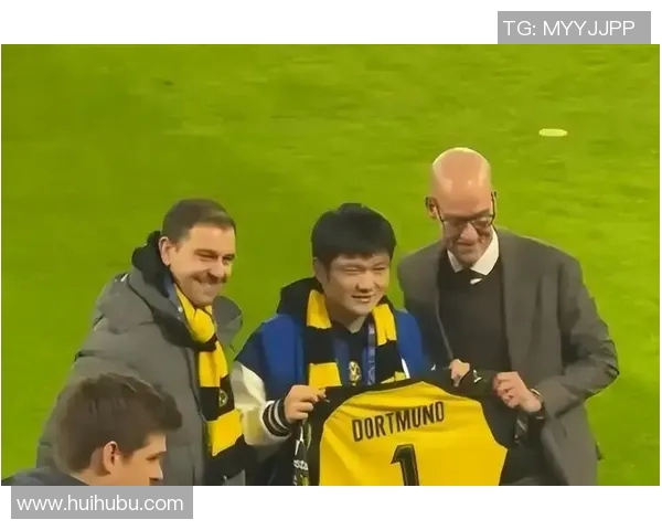 足球明星与路人亲密互动瞬间大集合精彩图片分享